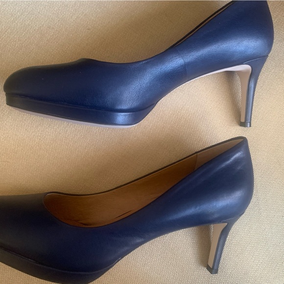 NEW in Box Corso Como “Lara” Leather Navy Blue Heels, Size 10M - Picture 5 of 8